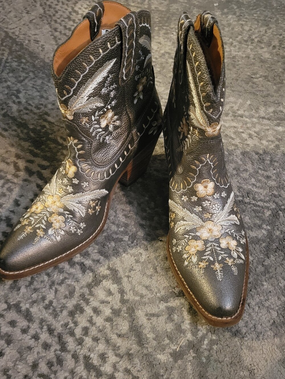 Dingo Primrose booties in pewter Size 9 - Picture 4 of 15
